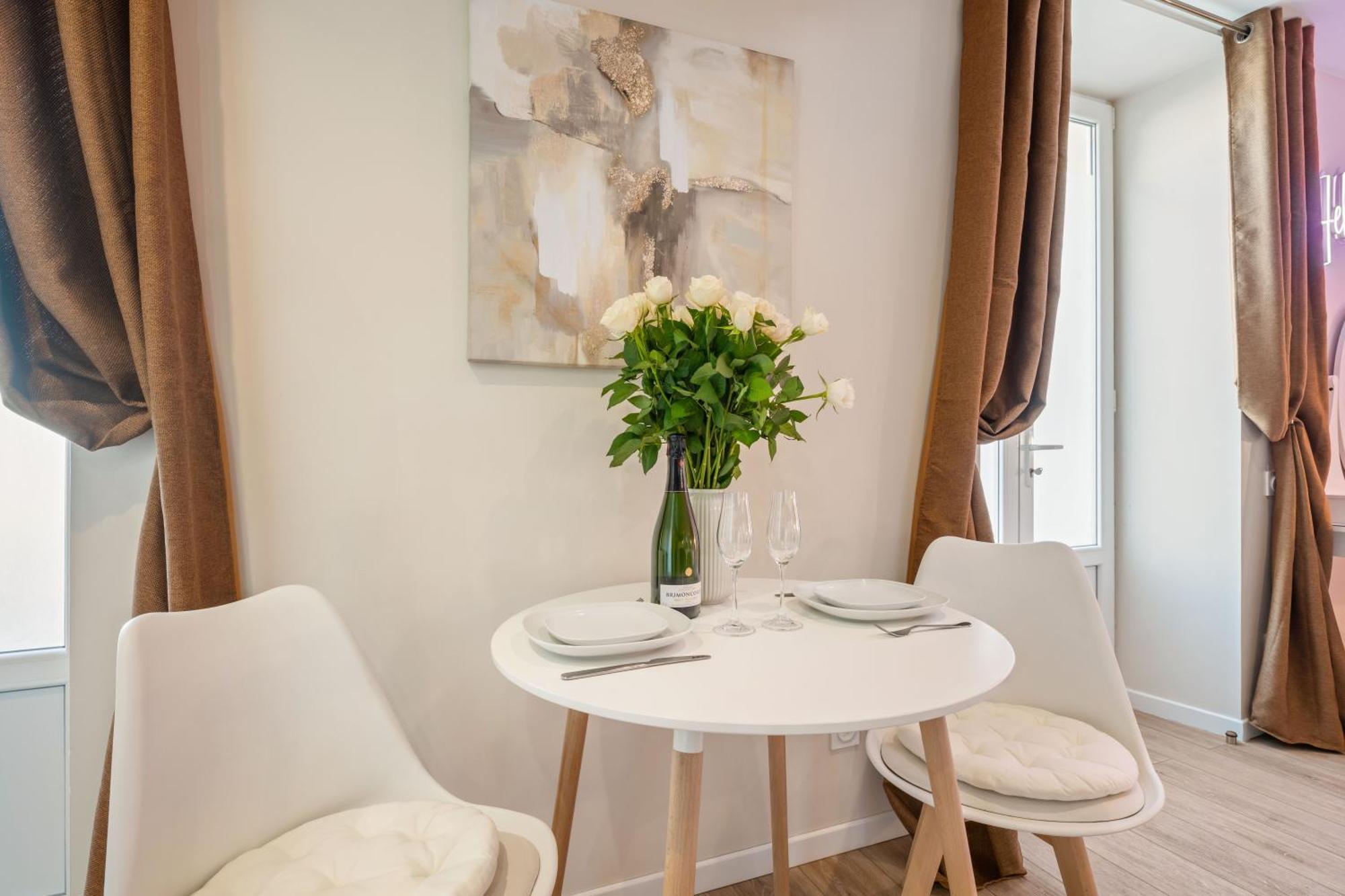 Nice Renting - Love Room Massena - Luxe Room - Jacuzzi - Terrace - King Bed - Ac Dış mekan fotoğraf