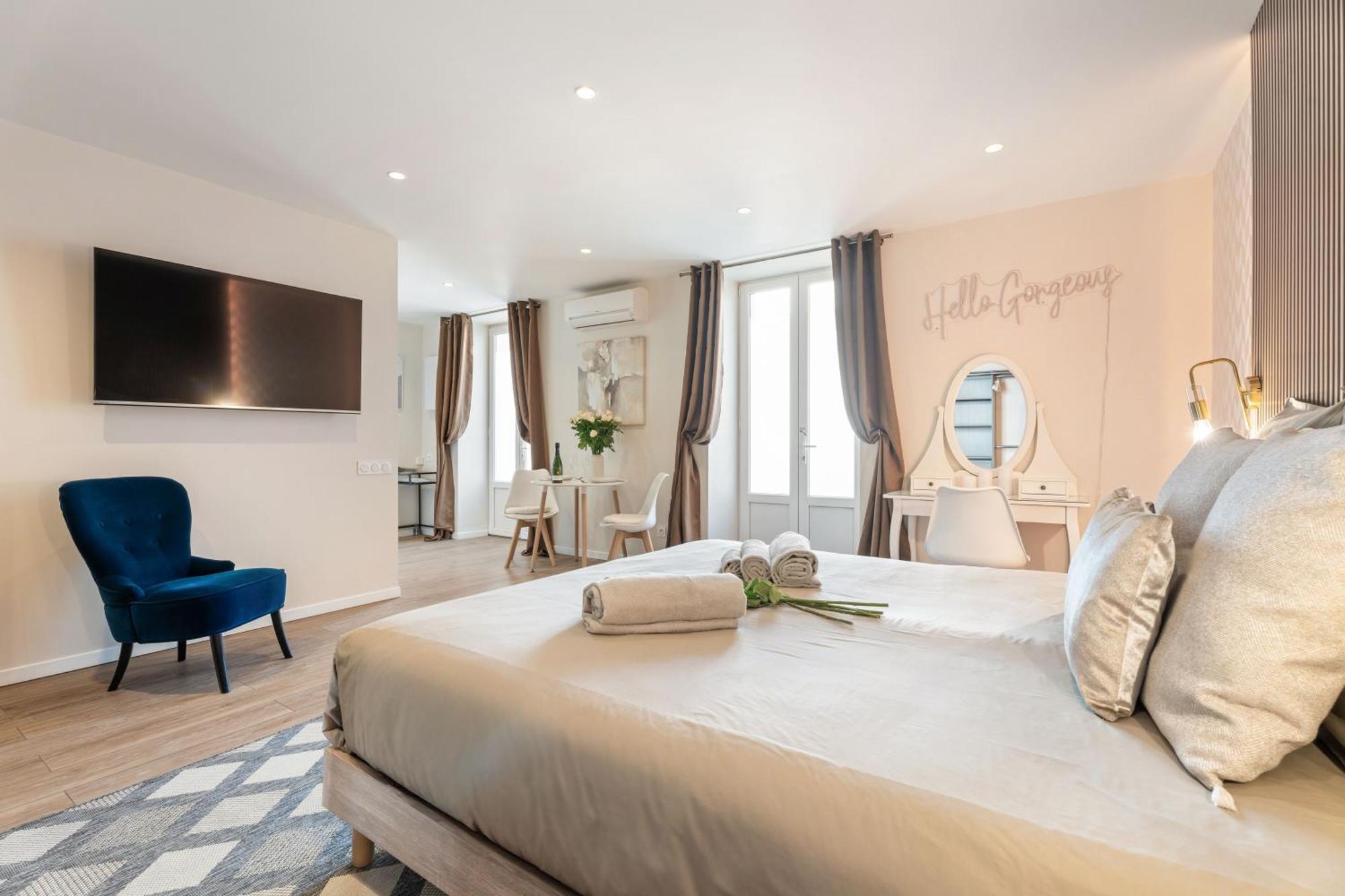 Nice Renting - Love Room Massena - Luxe Room - Jacuzzi - Terrace - King Bed - Ac Dış mekan fotoğraf