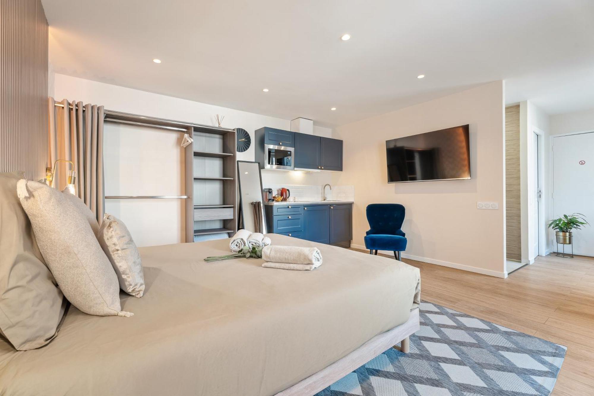 Nice Renting - Love Room Massena - Luxe Room - Jacuzzi - Terrace - King Bed - Ac Dış mekan fotoğraf