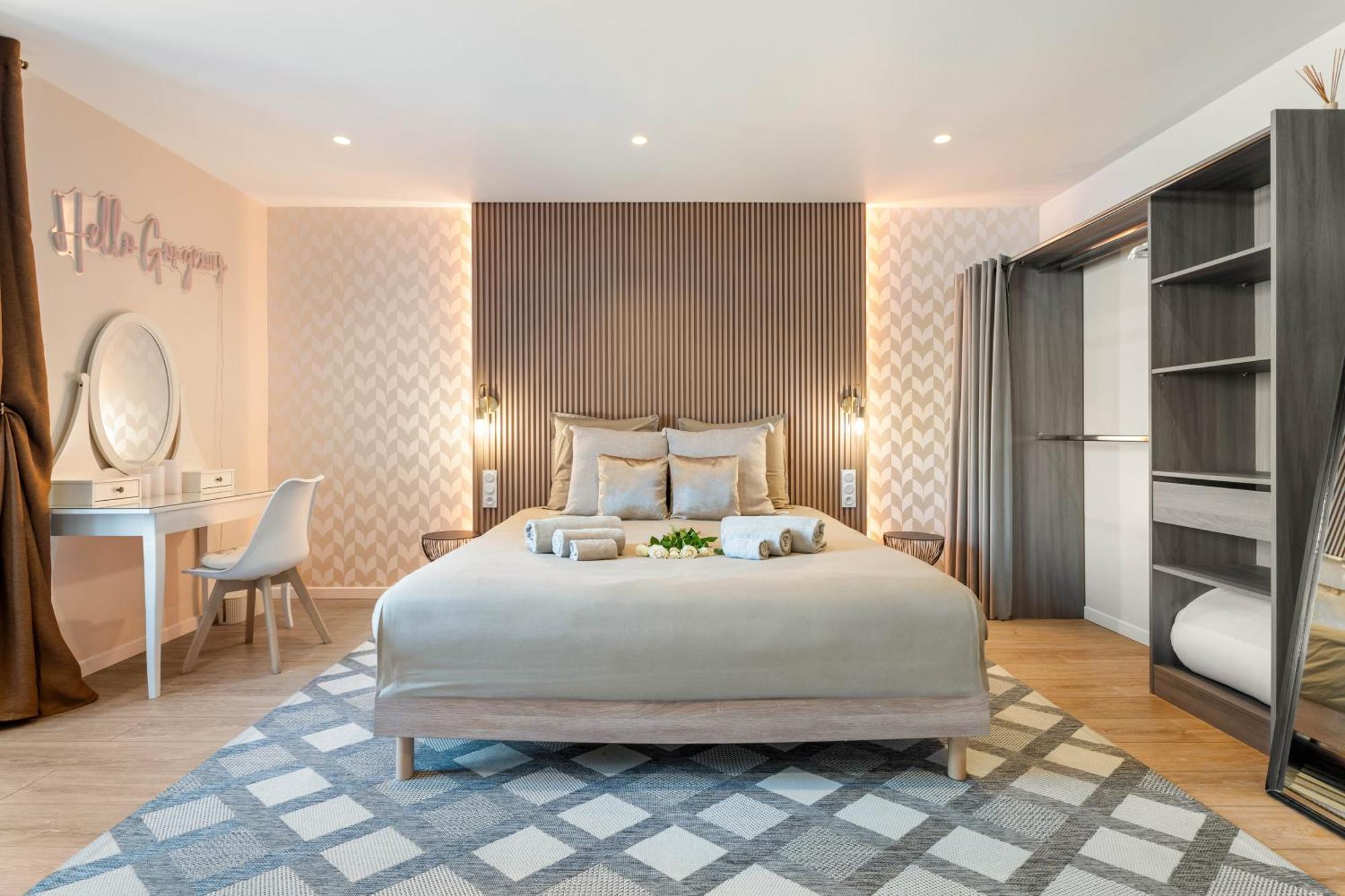 Nice Renting - Love Room Massena - Luxe Room - Jacuzzi - Terrace - King Bed - Ac Dış mekan fotoğraf