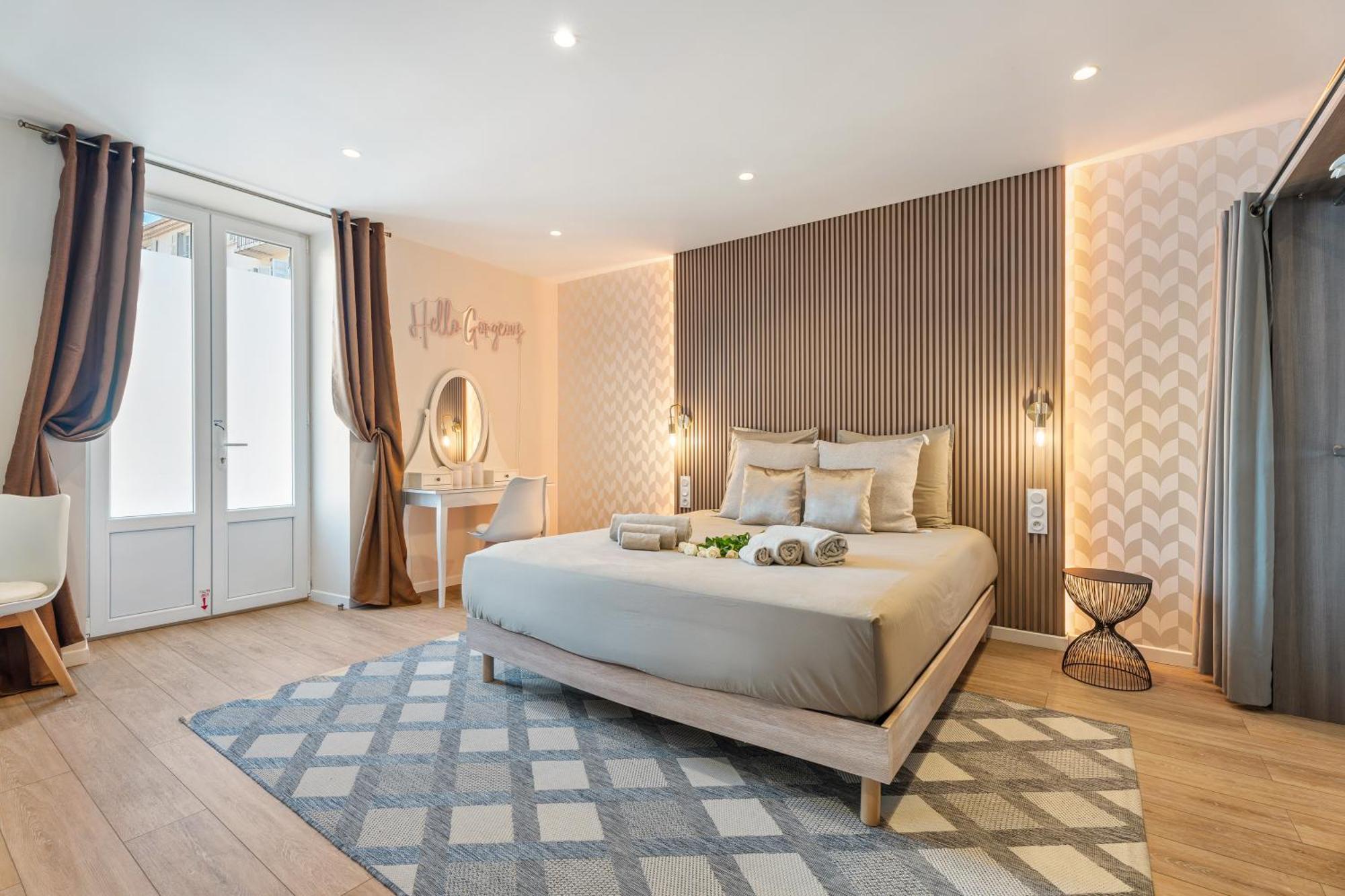 Nice Renting - Love Room Massena - Luxe Room - Jacuzzi - Terrace - King Bed - Ac Dış mekan fotoğraf